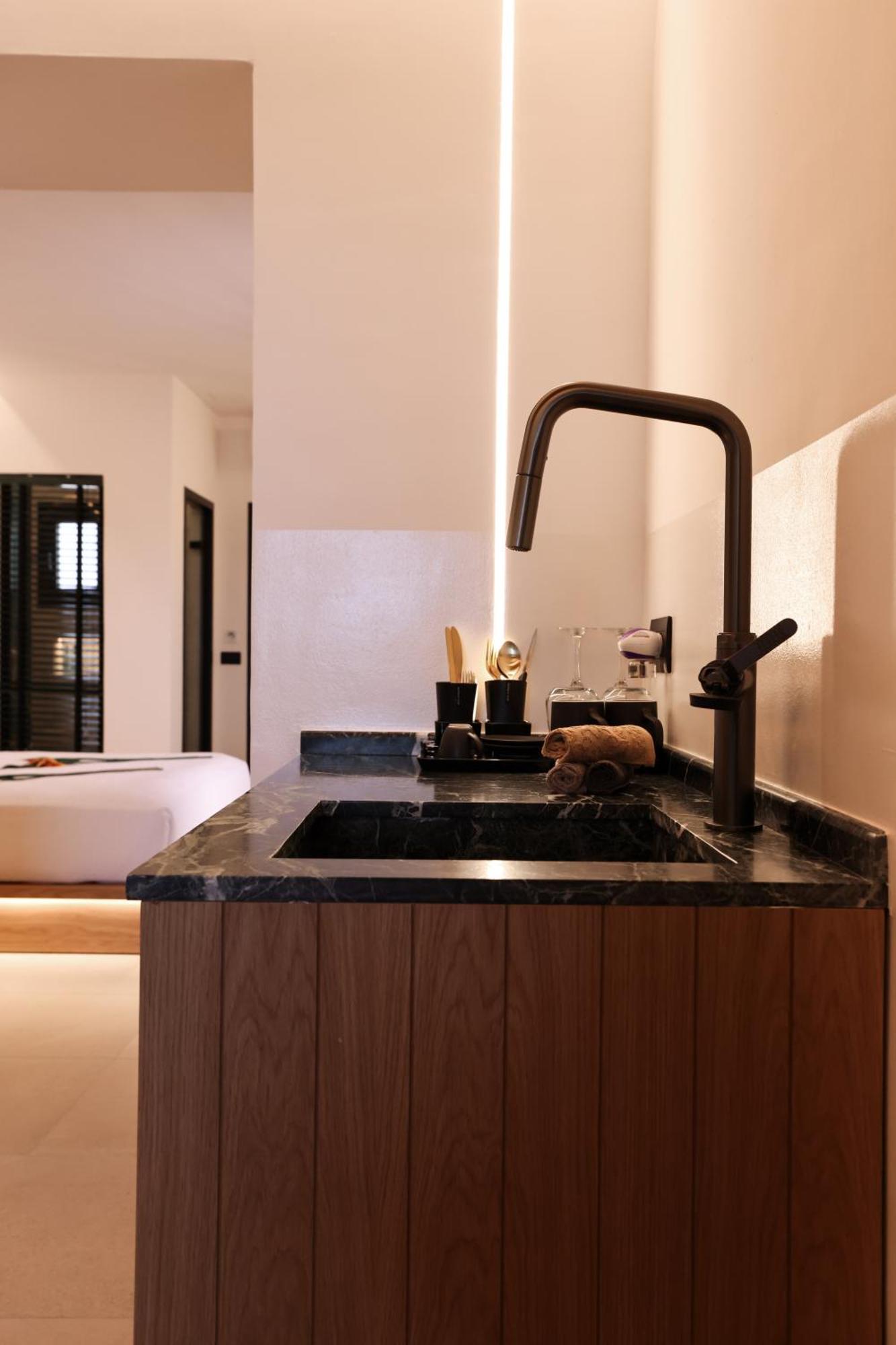 Plintri Queen Kalliopi Suites מראה חיצוני תמונה